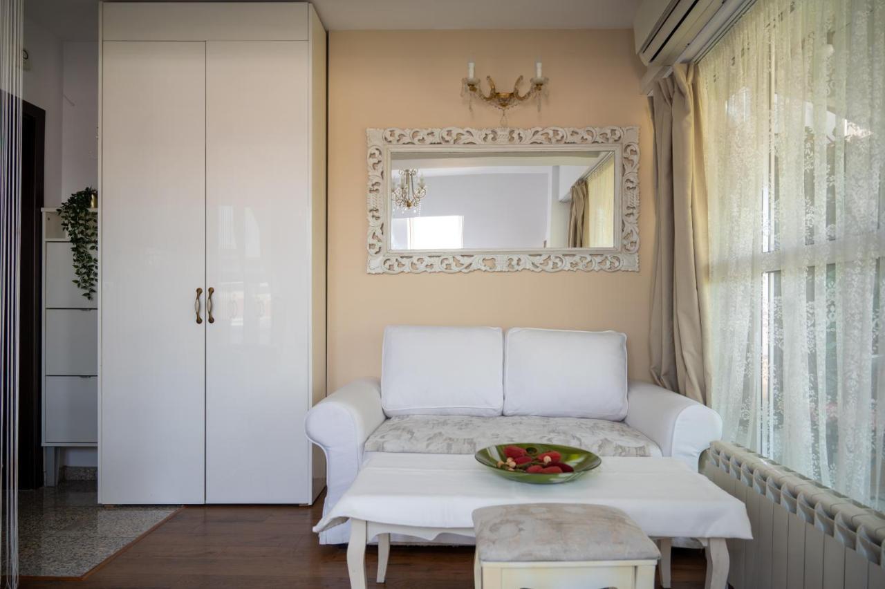 Sunny Studio With A View In Top Center Sofia Bagian luar foto